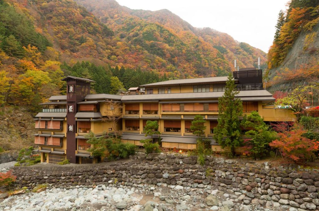 The World's Oldest Hotel is in Japan and it is Operating for More Than ...