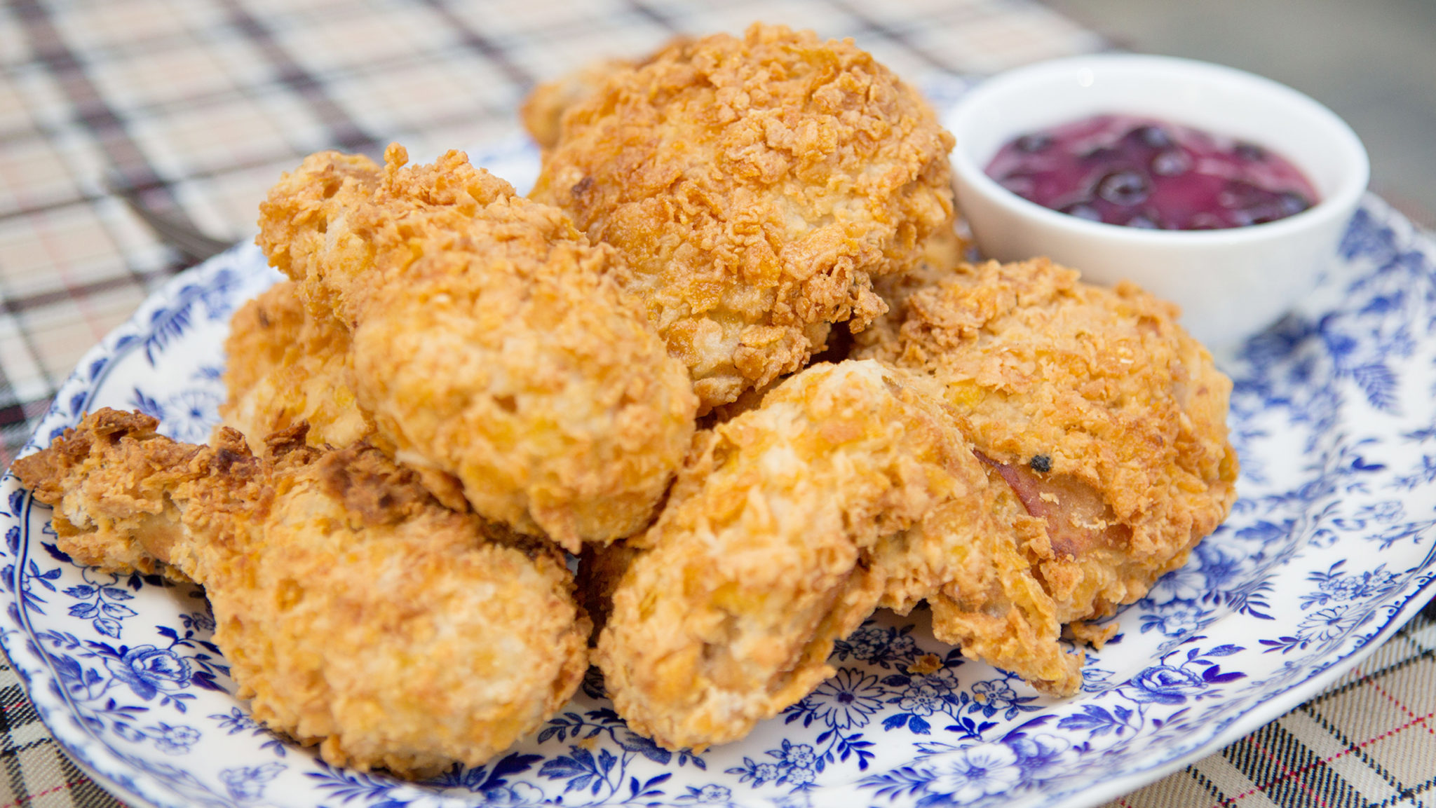 Eating tons of fried chicken is linked with higher risk of d***h